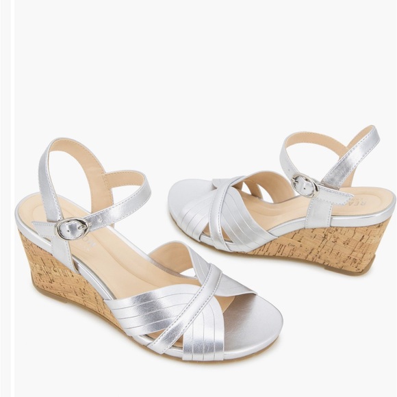 New! Reaction Kenneth Cole Gomi Wedge Sandal, Silver  Size 9 - Picture 1 of 13